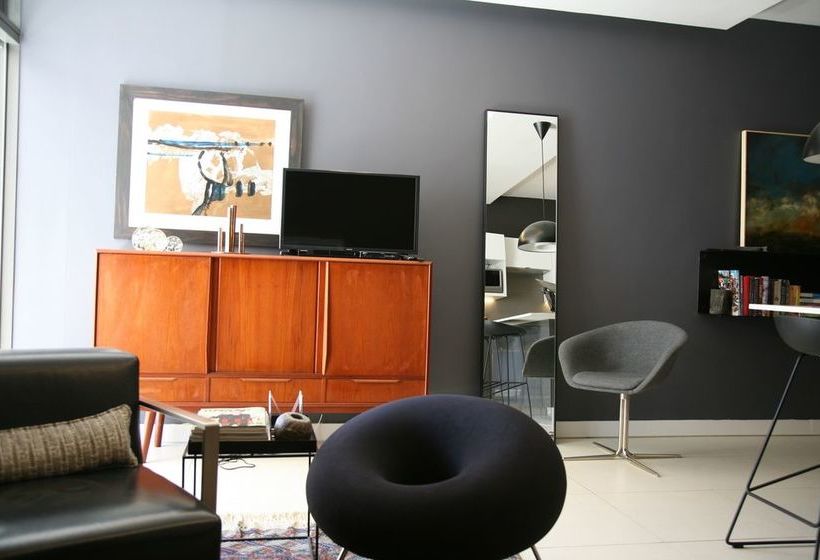 Studio Apartment In Green Point Cape Town