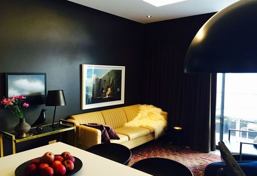 Studio Apartment In Green Point Cape Town