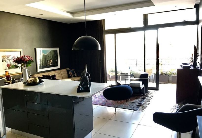Studio Apartment In Green Point Cape Town