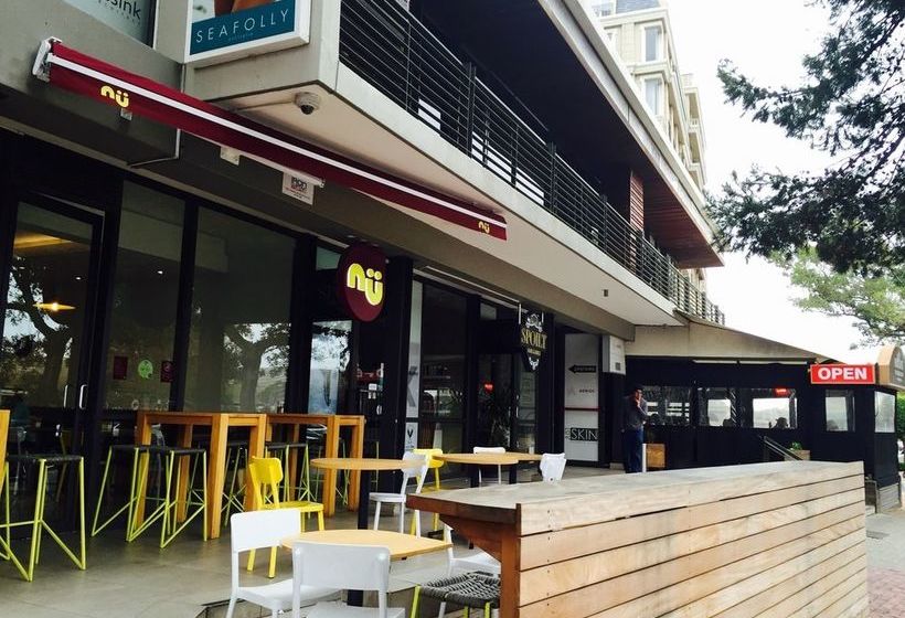 Studio Apartment In Green Point Cape Town