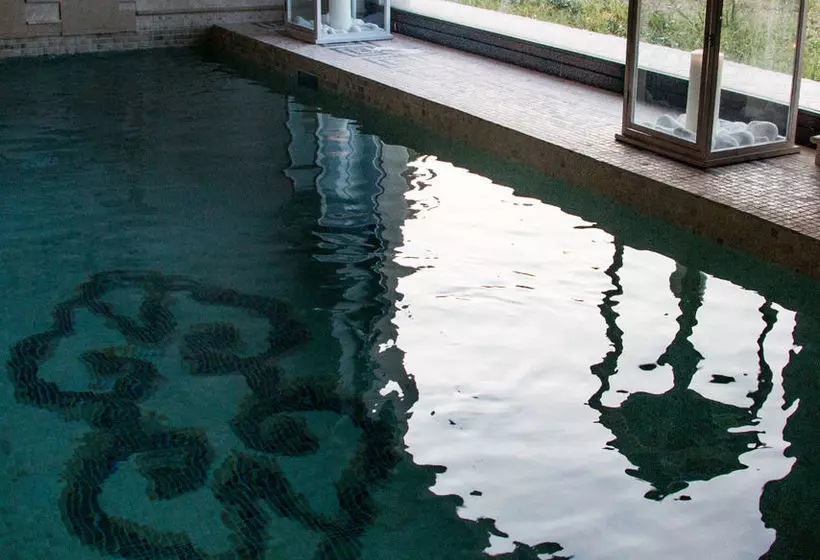 مسافرخانه Country House Martines Club Resort & Mandalay Spa