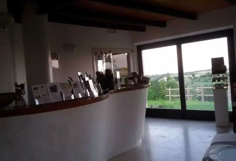 مسافرخانه Country House Martines Club Resort & Mandalay Spa