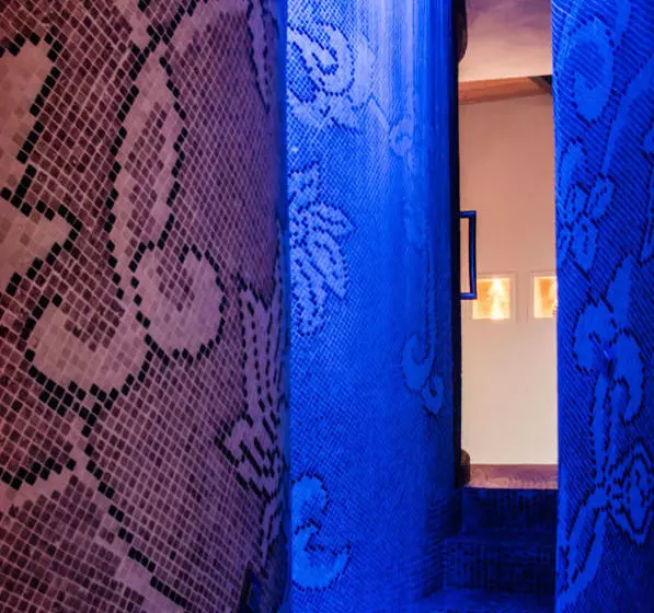 مسافرخانه Country House Martines Club Resort & Mandalay Spa