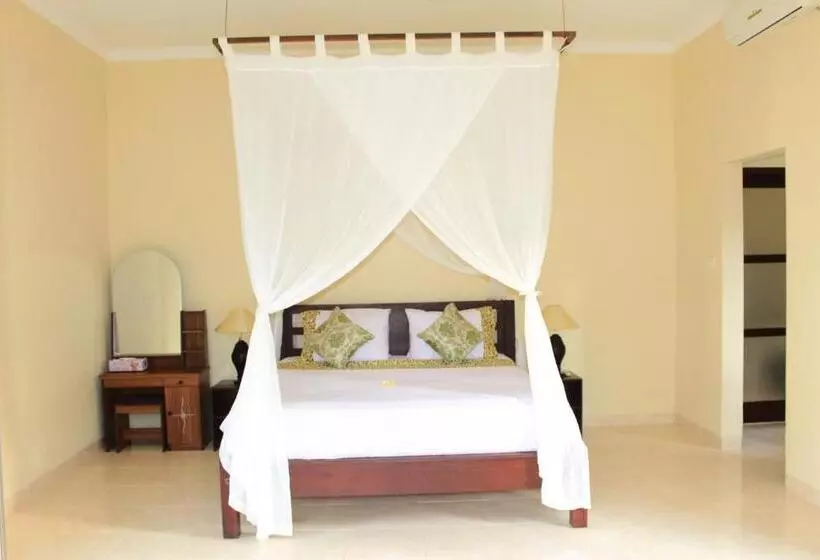 ホテル Bintang Beach Villa