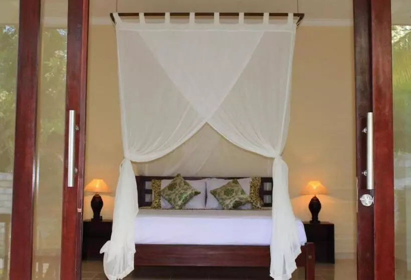 ホテル Bintang Beach Villa