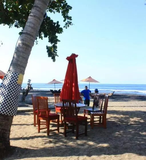 ホテル Bintang Beach Villa