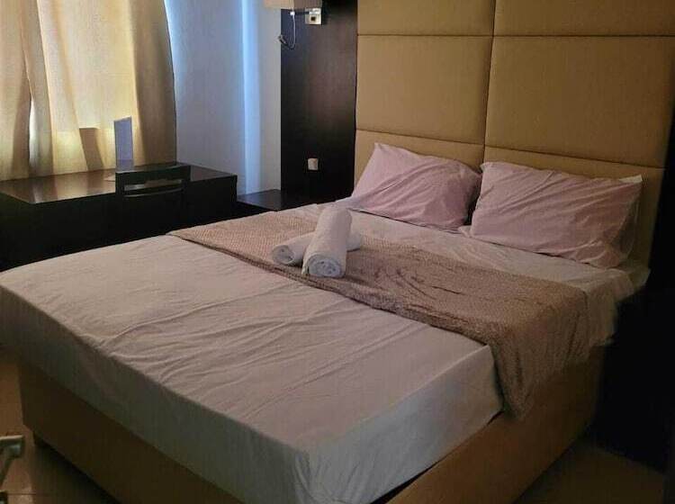 هتل Guest House La Plaza