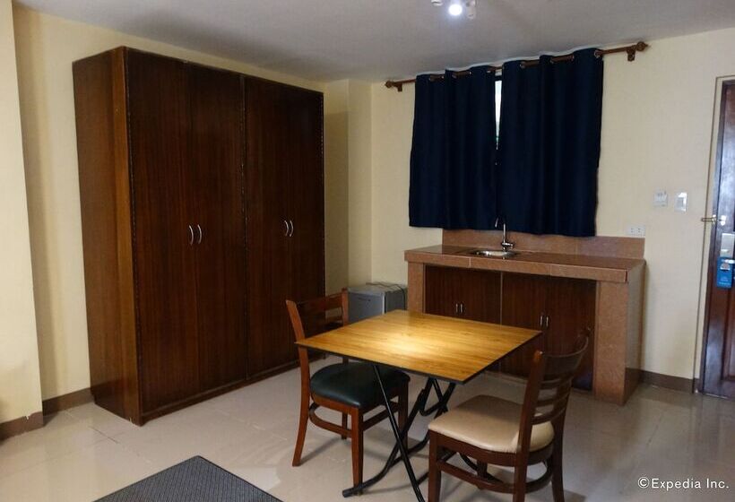 Hotel Time Travellers