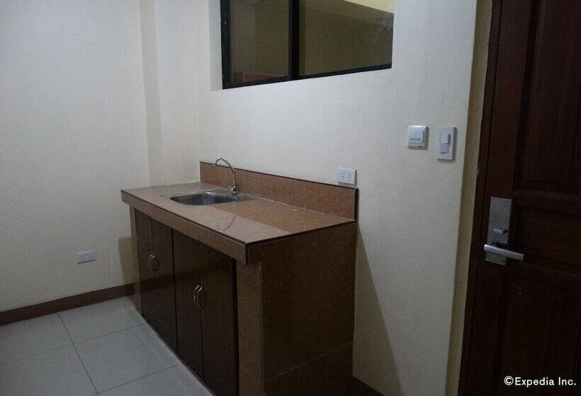 Hotel Time Travellers