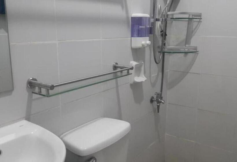 Hotel Time Travellers