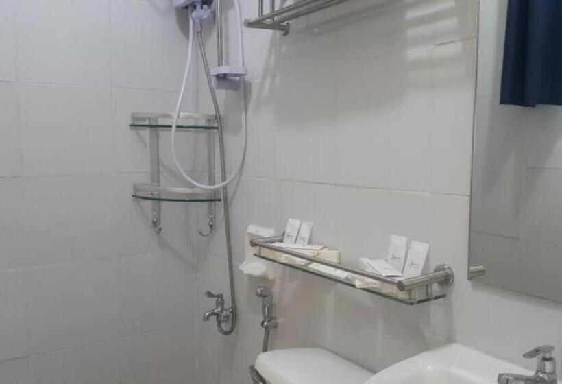 Hotel Time Travellers