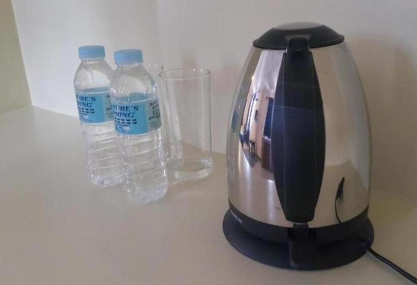 Hotel Time Travellers