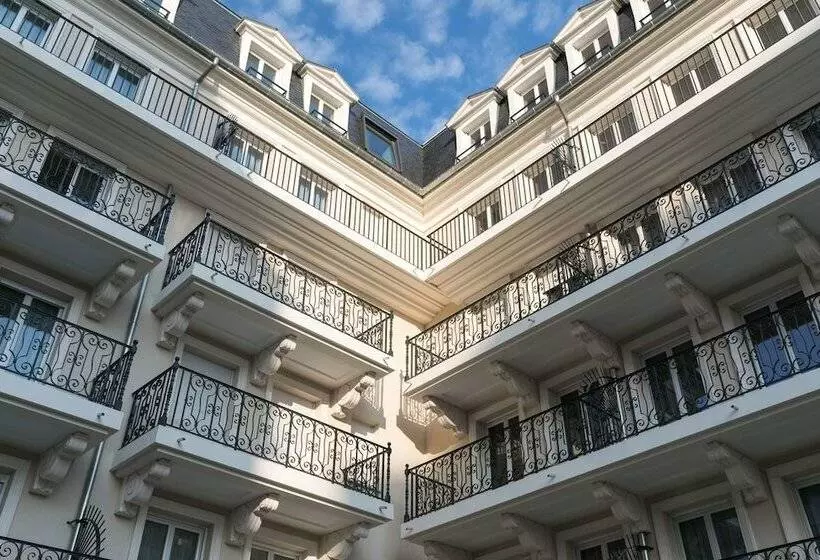 هتل Médicis Home Puteaux