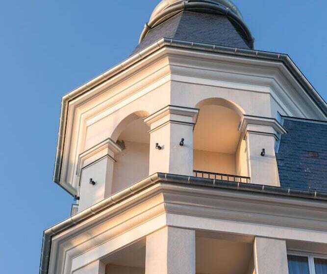 هتل Médicis Home Puteaux