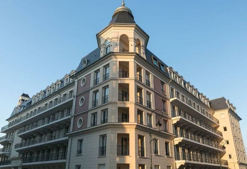 هتل Médicis Home Puteaux