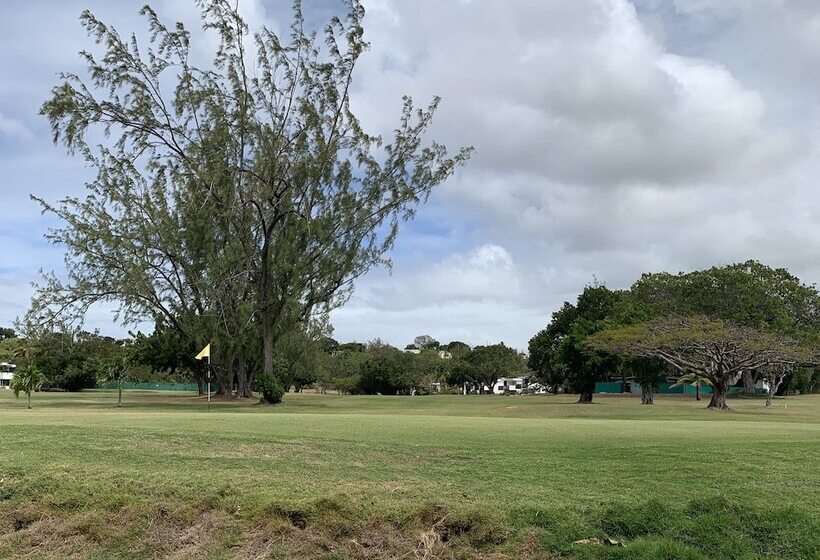 Moonshine 316 Rockley Golf Club