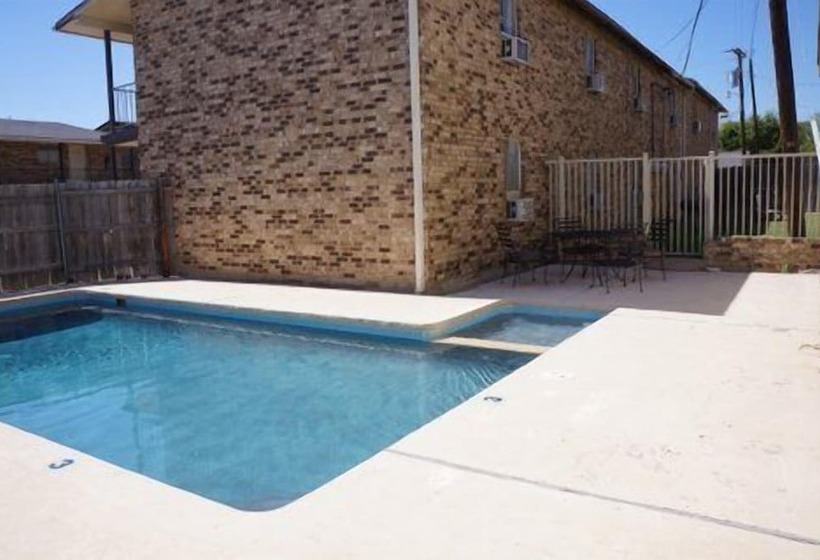 Мотель Ranch House Inn And Suites