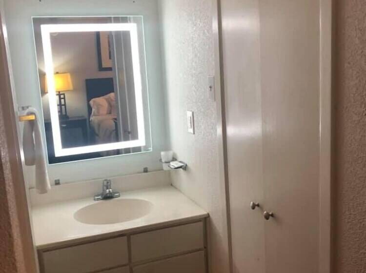 Мотель Ranch House Inn And Suites