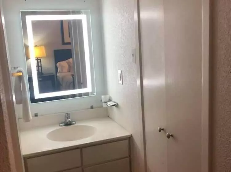 モーテル Ranch House Inn And Suites