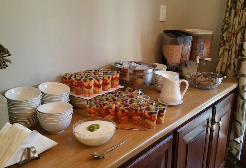 Пансион Beaufort Manor Country Lodge