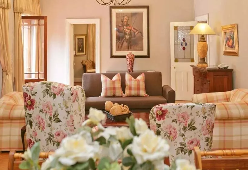 ペンション Beaufort Manor Country Lodge