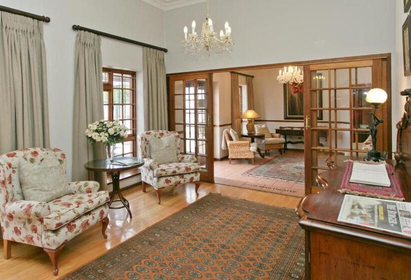 Пансион Beaufort Manor Country Lodge