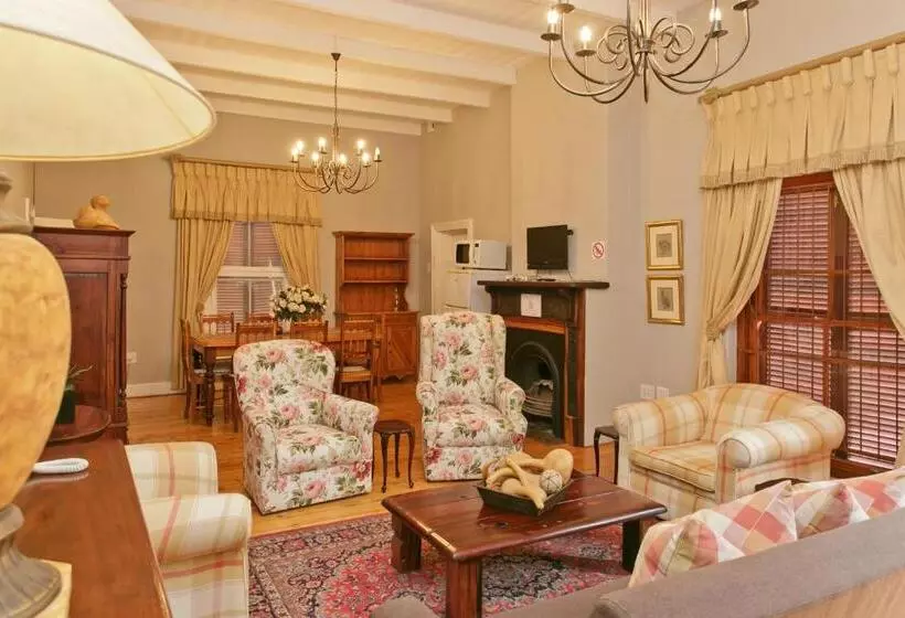 ペンション Beaufort Manor Country Lodge