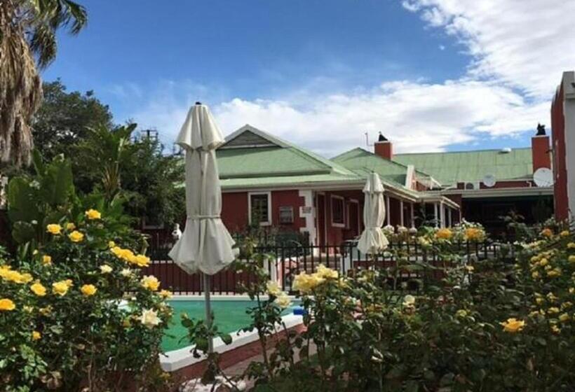 Пансион Beaufort Manor Country Lodge