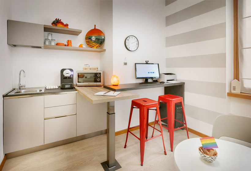 פנסיון Lucenova Suite Guest House