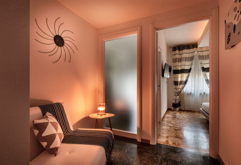 פנסיון Lucenova Suite Guest House