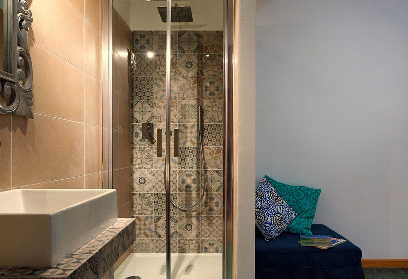 פנסיון Lucenova Suite Guest House