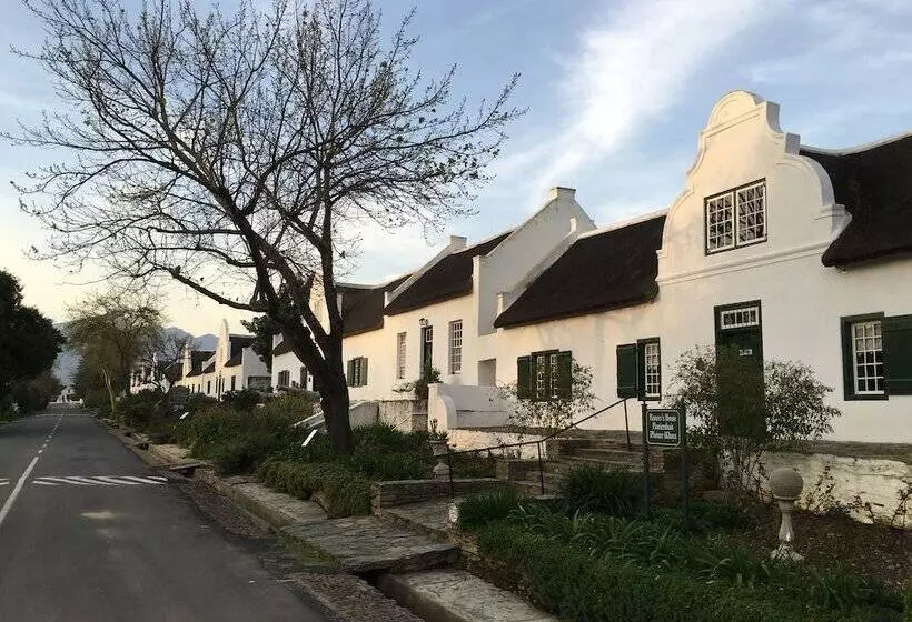 ペンション Tulbagh Country Guest House   Cape Dutch Quarters