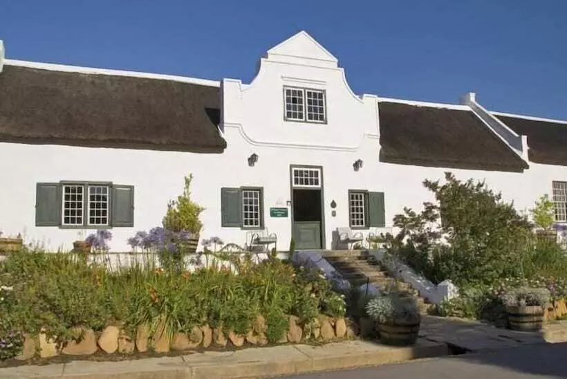 ペンション Tulbagh Country Guest House   Cape Dutch Quarters