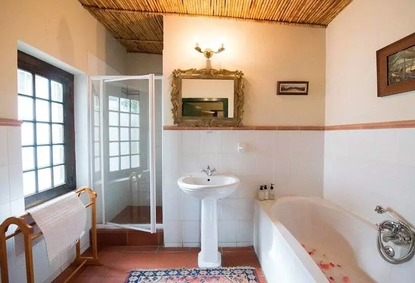 ペンション Tulbagh Country Guest House   Cape Dutch Quarters