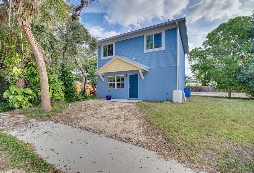 2 Story Cape Canaveral Home: Walk To Public Beach!