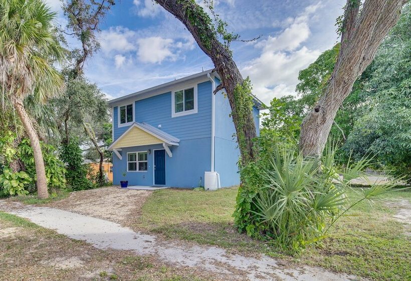 2 Story Cape Canaveral Home: Walk To Public Beach!