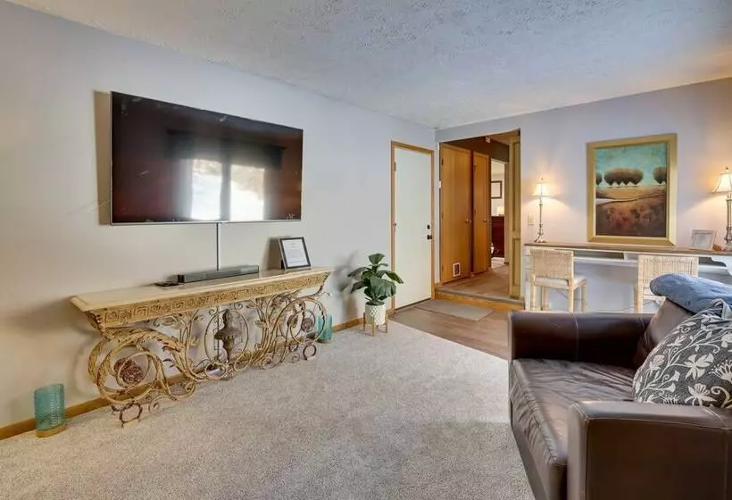 Akron Home W/ Deck: Walk To Towpath Trail!