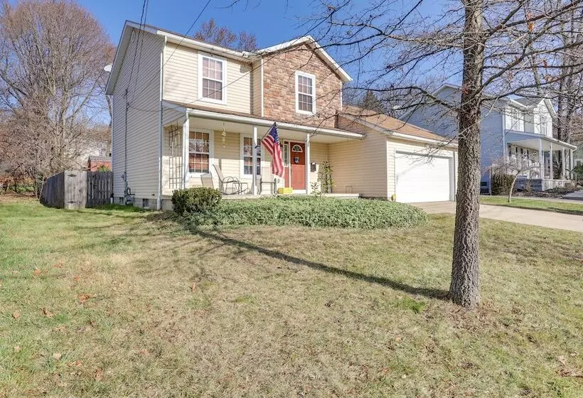 Akron Home W/ Deck: Walk To Towpath Trail!