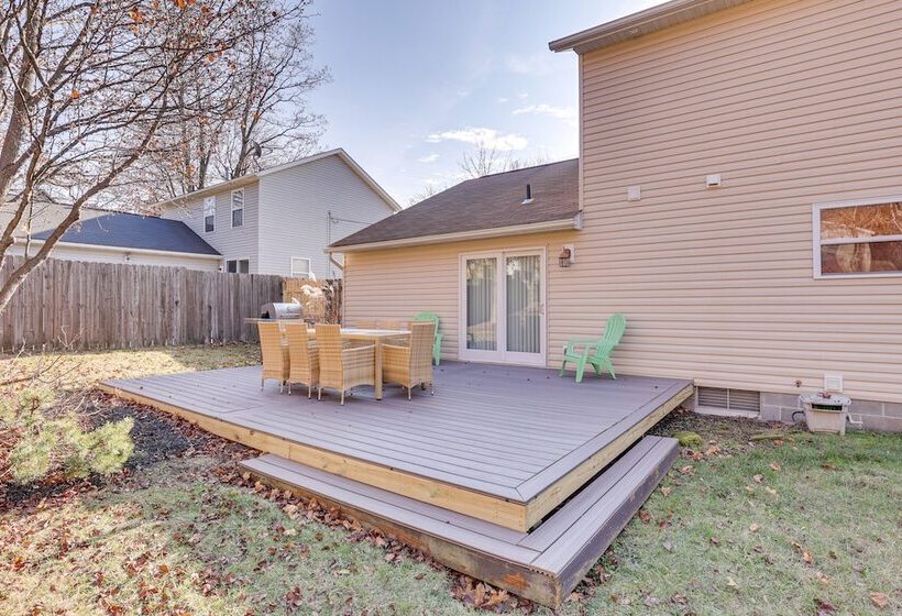 Akron Home W/ Deck: Walk To Towpath Trail!