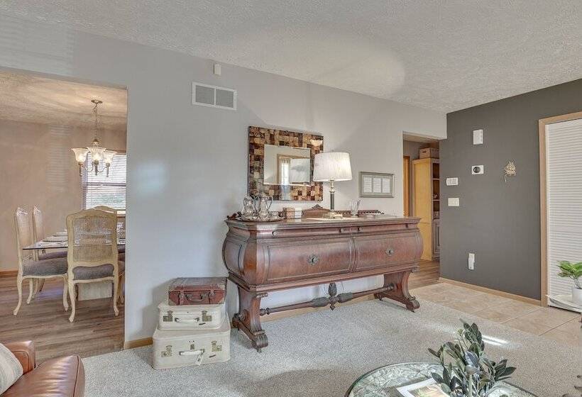 Akron Home W/ Deck: Walk To Towpath Trail!