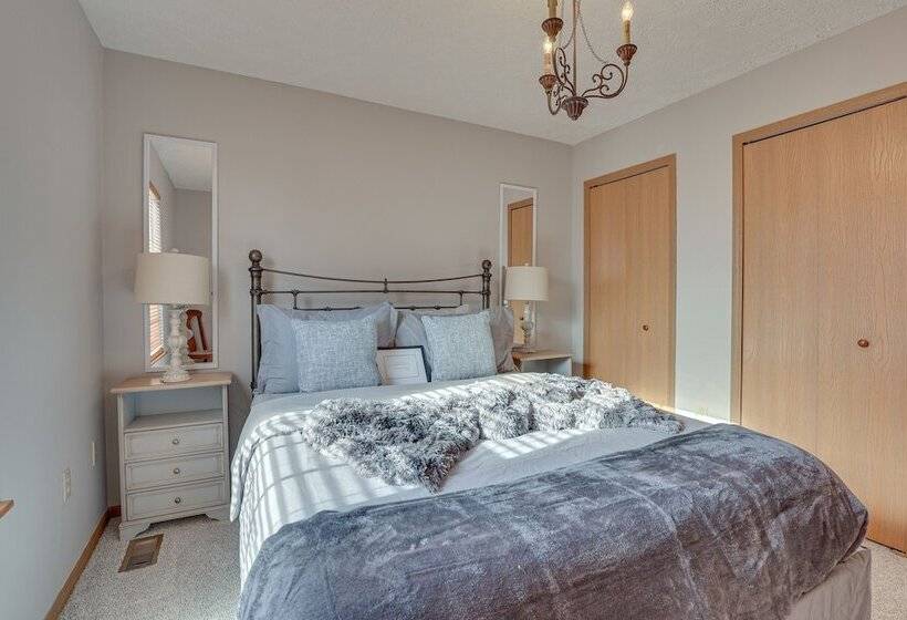 Akron Home W/ Deck: Walk To Towpath Trail!