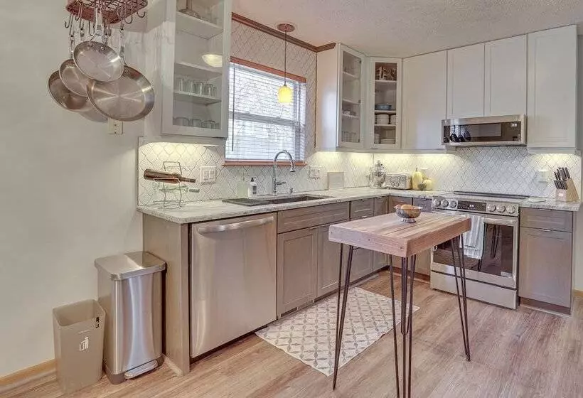 Akron Home W/ Deck: Walk To Towpath Trail!