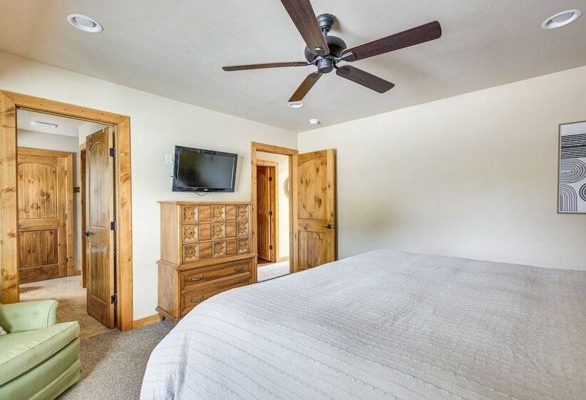 Angel Fire Cabin W/ Deck: 3 Mi To Ski Lifts!