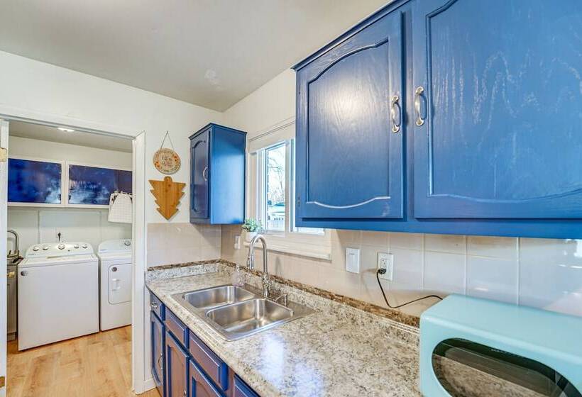 Family Friendly Getaway W/ Fire Pit In Ann Arbor