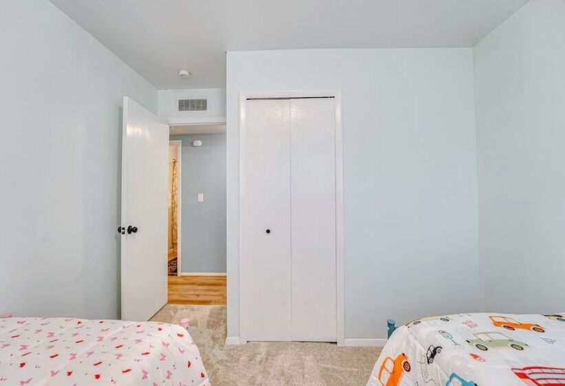 Family Friendly Getaway W/ Fire Pit In Ann Arbor