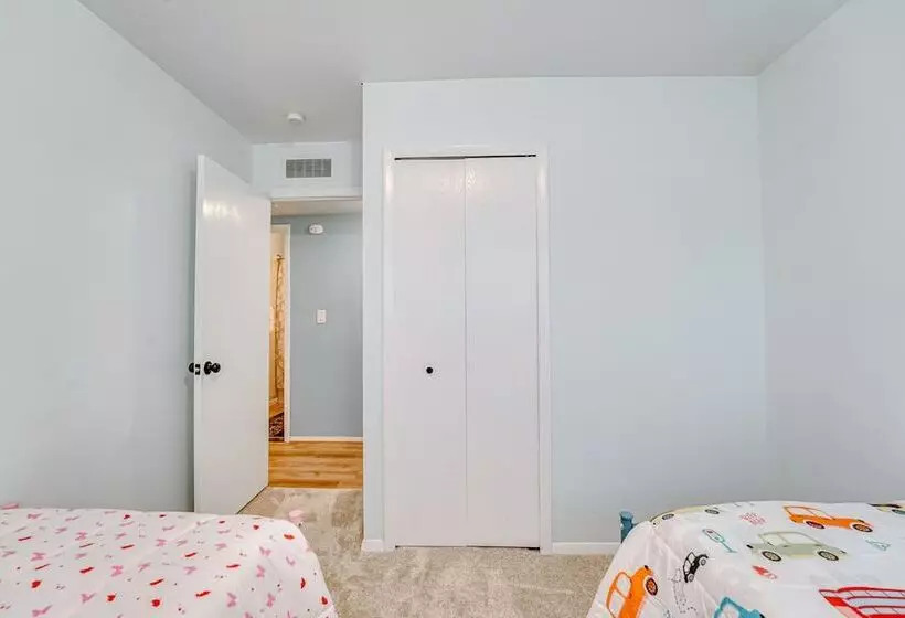 Family Friendly Getaway W/ Fire Pit In Ann Arbor