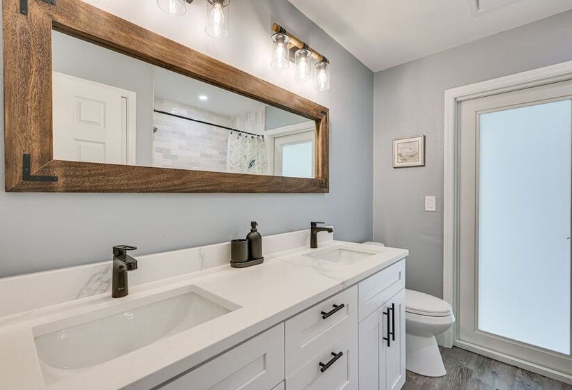 Apollo Beach Retreat W/ Private Pool & Boat Dock