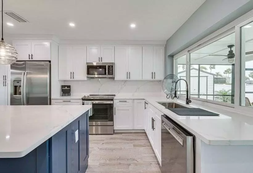 Apollo Beach Retreat W/ Private Pool & Boat Dock