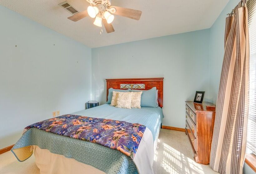 Baton Rouge Retreat W/ Private Patio!