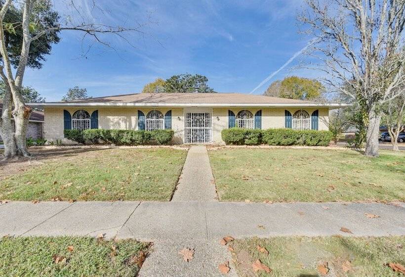 Baton Rouge Retreat W/ Private Patio!